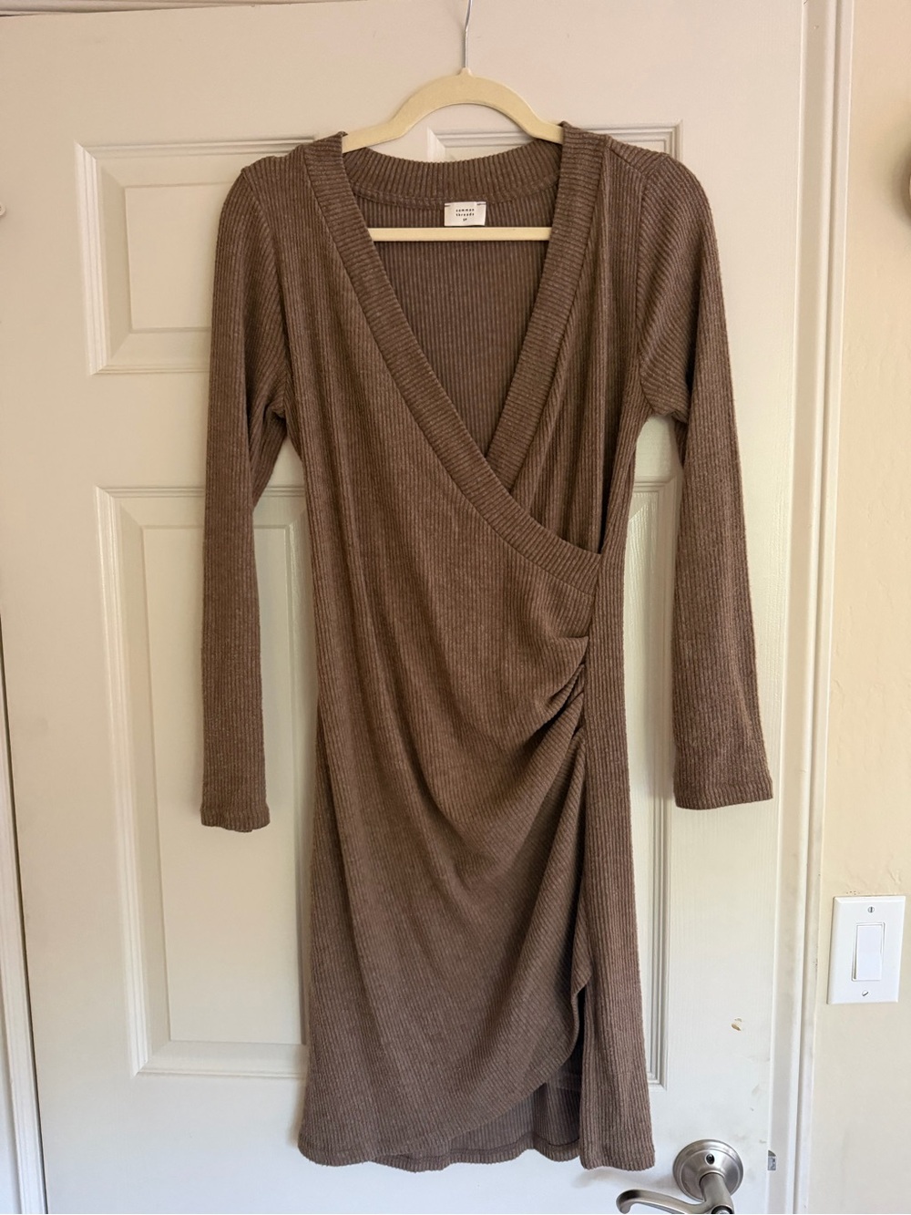 Common Threads Wrap-Front Women’s Sweater Dress in Taupe - size Small